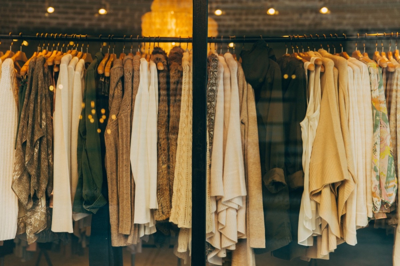 boutique-BAUDINARD SUR VERDON-min_clothe_fashion_store_shop_window_store_front-21277